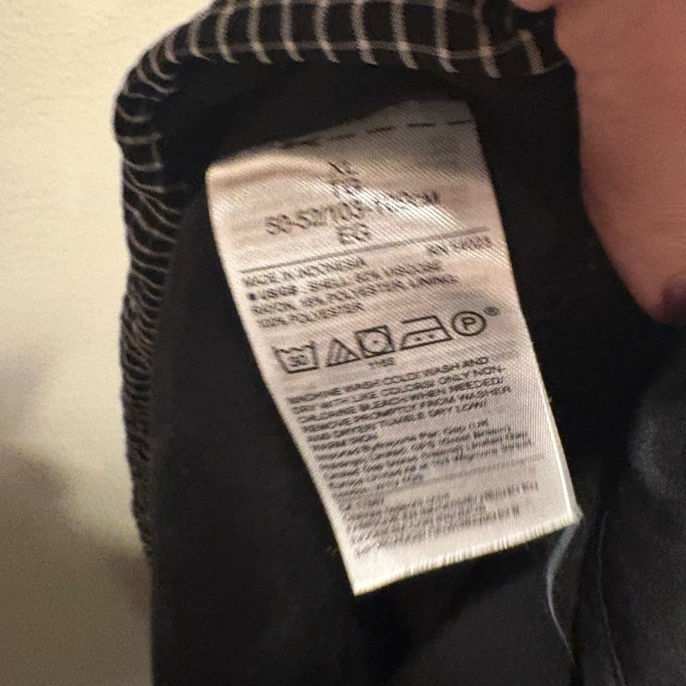 🔥 2/$10 3/12$ Banana Republic Black and White Gingham Camisole - Picture 5 of 5